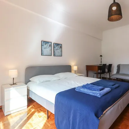 Rent this 2 bed apartment on Rua dos Navegantes 34 in 1200-780 Lisbon, Portugal