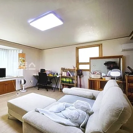 Rent this studio apartment on 서울특별시 강남구 역삼동 774-38