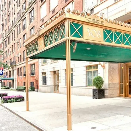 Buy this studio apartment on 308 EAST 72ND STREET 14A in New York