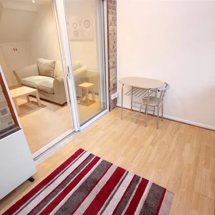 Image 3 - Oakes Park View, Sheffield, S14 1BZ, United Kingdom - Apartment for rent