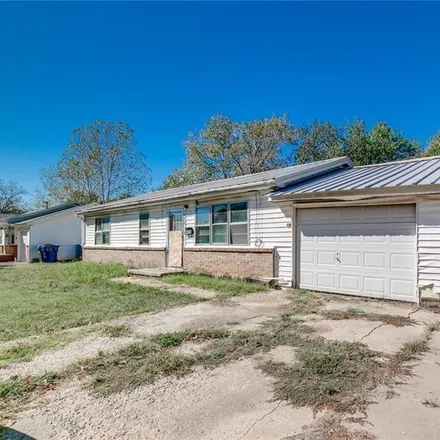 Buy this 2 bed house on 504 South 6th Street in Tecumseh, OK 74873