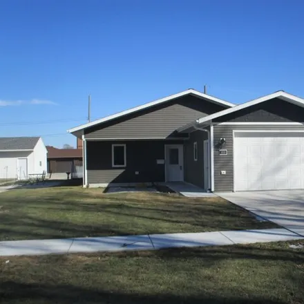 Buy this 3 bed house on 1056 North 7th Street in Norfolk, NE 68701