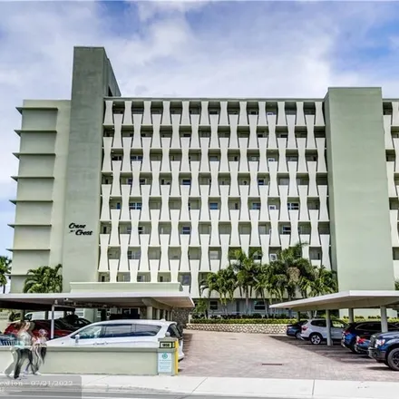 Buy this 1 bed condo on 1850 South Ocean Boulevard in Lauderdale-by-the-Sea, Broward County