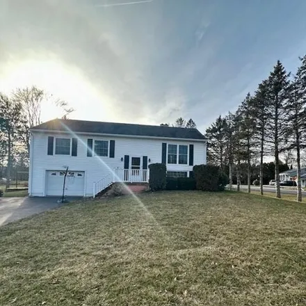 Rent this 4 bed house on 18 Briarcliff Drive in Horseheads, NY 14845