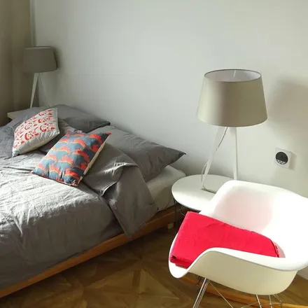 Rent this 2 bed apartment on London in E1 8HR, United Kingdom