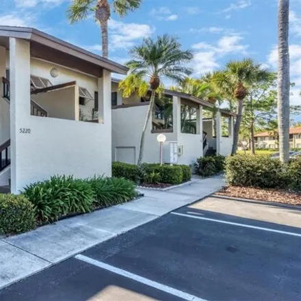 Buy this 2 bed condo on 5201 Willow Links in The Meadows, Sarasota County