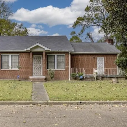 Buy this 3 bed house on 3232 2nd Street in Vicksburg, MS 39180