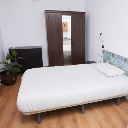 Rent this 5 bed room on Avinguda dels Comtals in 08297 Manresa, Spain