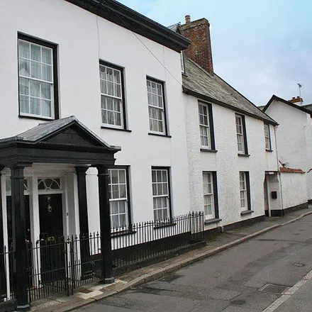 Rent this 3 bed townhouse on Monmouth Street in Topsham, EX3 0AG