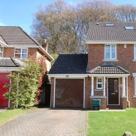 Rent this 4 bed house on Badger Way in Hazlemere, HP15 7LJ