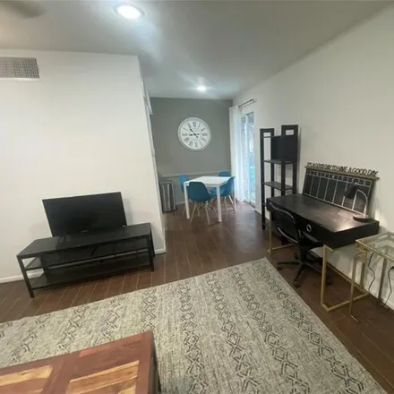 Image 4 - 484 Pacific Street, Houston, TX 77006, USA - Condo for rent