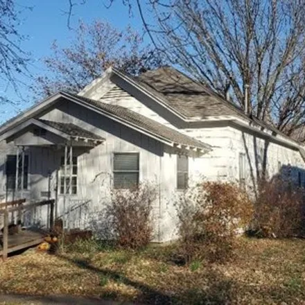 Buy this 2 bed house on 270 South Western Avenue in Chanute, Neosho County