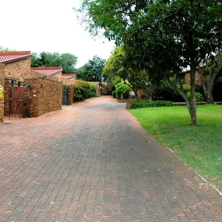 Image 6 - Northleigh Crescent, Sandton, 1865, South Africa - Townhouse for rent