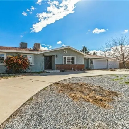 Buy this 3 bed house on 14193 Tehachapi Road in Apple Valley, CA 92307