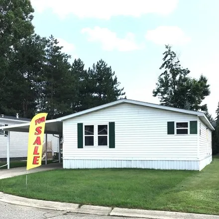 Buy this studio apartment on 12364 Cedar Knoll Ct in Shelby Township, Michigan