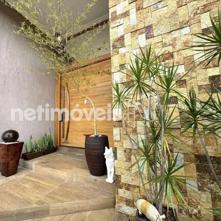 Buy this 7 bed house on Condomínio Ouro Vermelho 2 in Jardim Botânico - Federal District, 71680-374