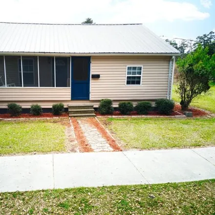 Buy this 2 bed house on 264 Garrell Street in Tabor City, Columbus County