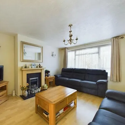 Image 2 - Hamilton Close, Worthing, BN14 8LP, United Kingdom - Townhouse for rent