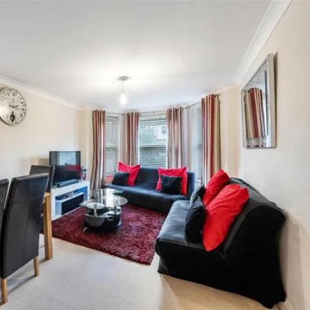 Image 3 - Chatsworth Lodge, St Botolph's Road, Worthing, BN11 4HS, United Kingdom - Apartment for sale