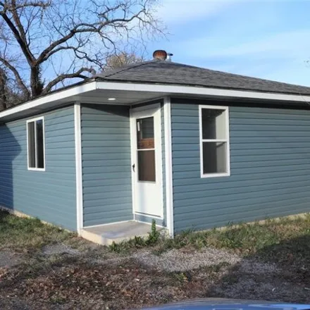 Buy this 3 bed house on 580 East Marvin Avenue in Fredericktown, MO 63645