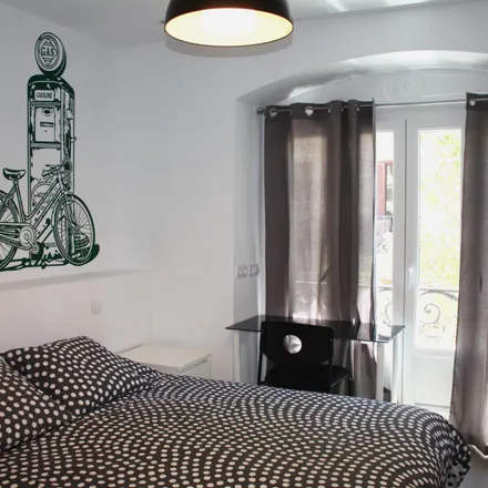 Rent this 13 bed room on Hostal Alicante in Calle del Arenal, 16