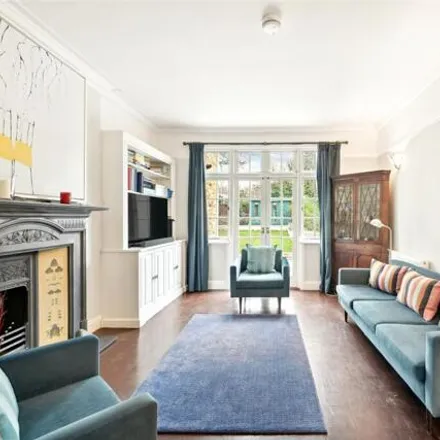 Buy this 5 bed house on 41 Heathfield Road in London, W3 8EJ