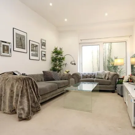Rent this 3 bed apartment on Contemporary Chinese Therapy in 43 Victoria Road, London