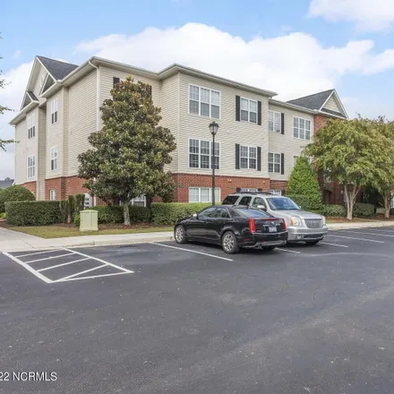 Buy this 1 bed condo on 2801 Bloomfiel Lane in Wilmington, NC 28412