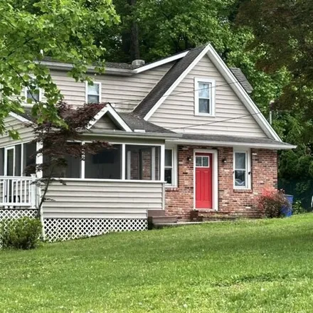 Buy this 4 bed house on 607 Knoll Avenue in Neshaminy Heights, Middletown Township