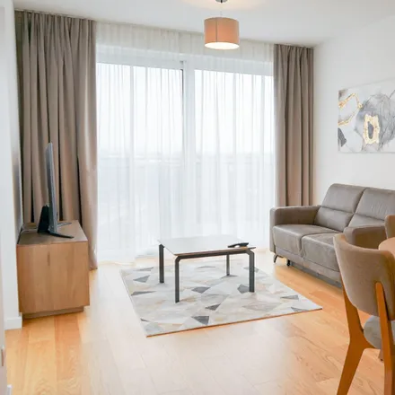Rent this 3 bed apartment on Brünner Straße 61 in 1210 Vienna, Austria