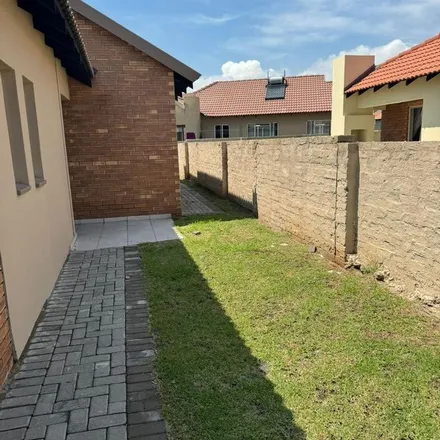 Image 1 - unnamed road, Waterval, Rustenburg, South Africa - Townhouse for rent