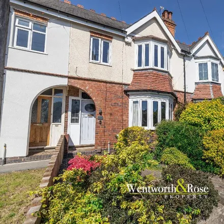 Rent this 3 bed townhouse on Tennal Grove in Harborne, B32 2HP