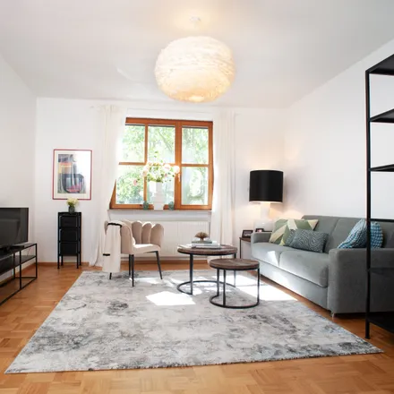 Rent this 3 bed apartment on Feldbergplatz 13 in 55118 Mainz, Germany