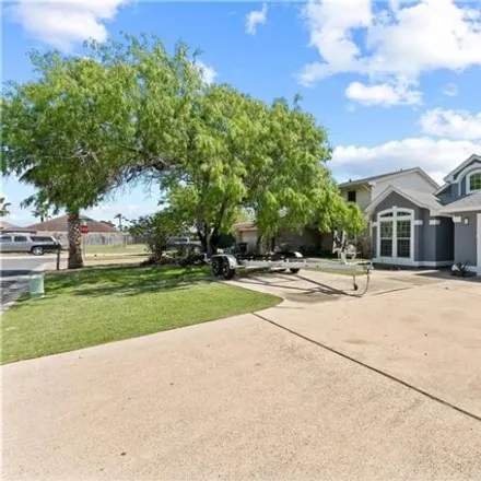 Image 2 - 13591 Bullion Court, Corpus Christi, TX 78418, USA - House for sale