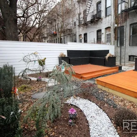 Image 7 - 267 Linden Street, New York, NY 11237, USA - Apartment for rent
