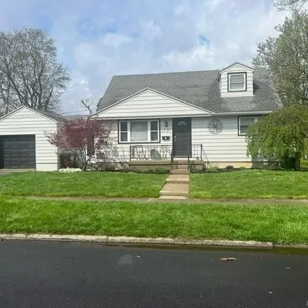Buy this 3 bed house on 1591 Dutchess Avenue in Kettering, OH 45420