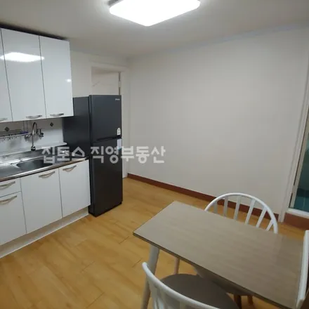 Rent this 2 bed apartment on 서울특별시 강남구 논현동 158-18