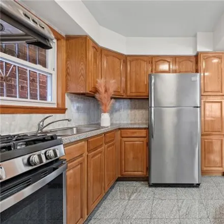 Image 7 - 61-14 157th Street, New York, NY 11367, USA - House for sale