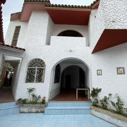 Rent this 8 bed house on Jirón Milet in San Borja, Lima Metropolitan Area 15041