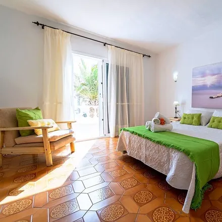 Rent this 3 bed house on Arico el Nuevo in Carretera General del Sur, 38589 Arico