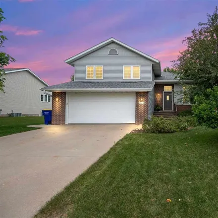 Buy this 4 bed house on 964 Fairview Lane in North Liberty, IA 52317