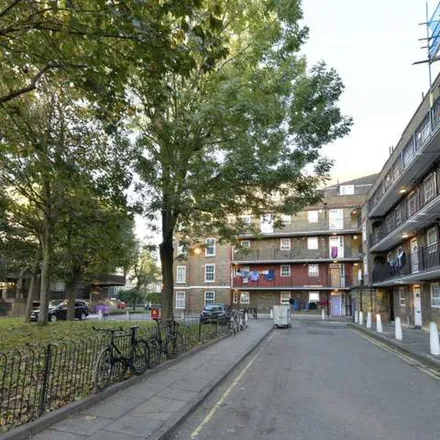 Image 2 - Stewart Headlam School, Tapp Street, London, E1 5RE, United Kingdom - Apartment for rent