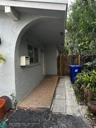 Image 2 - 762 Northeast 14th Avenue, Fort Lauderdale, FL 33304, USA - House for rent