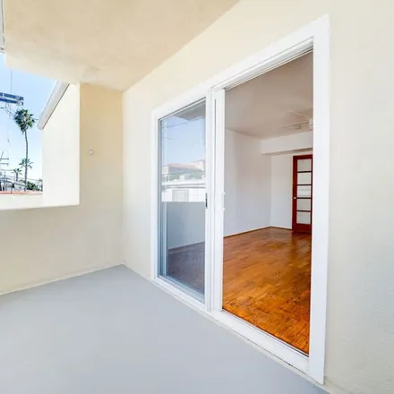 Rent this 3 bed apartment on Gloveworx in 14th Court, Santa Monica