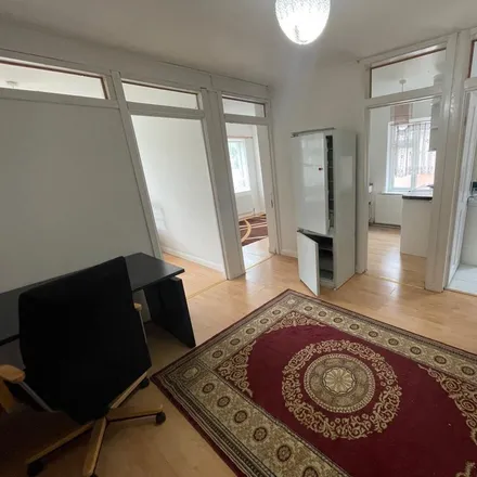 Image 4 - Wimborne Drive, London, HA5 1NG, United Kingdom - Apartment for rent