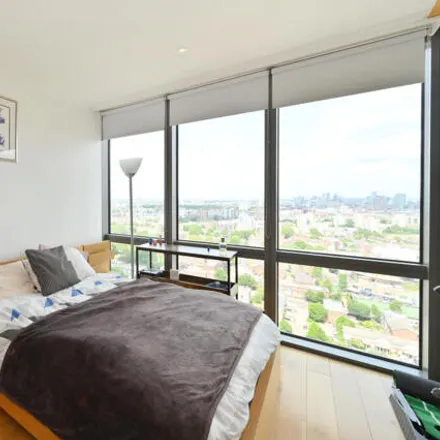 Image 9 - 1 West India Quay, 26 Hertsmere Road, Canary Wharf, London, E14 4AW, United Kingdom - Apartment for sale