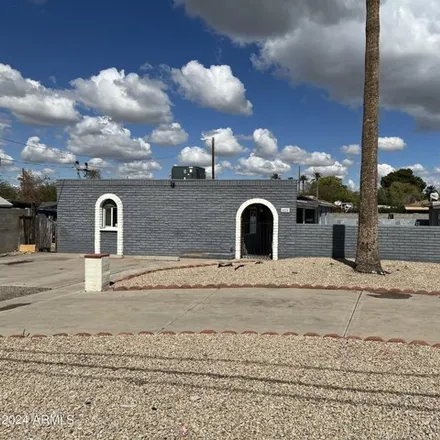 Buy this studio house on 2226 West Campbell Avenue in Phoenix, AZ 85015