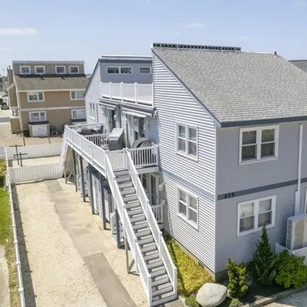 Buy this 4 bed townhouse on 257 81st Street in Stone Harbor, Cape May County