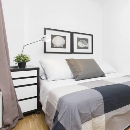 Rent this 2 bed apartment on Iris in Calle del Conde de Romanones, 28012 Madrid