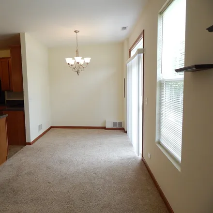Image 4 - 2510 Evergreen Circle, McHenry, IL 60050, USA - Loft for sale